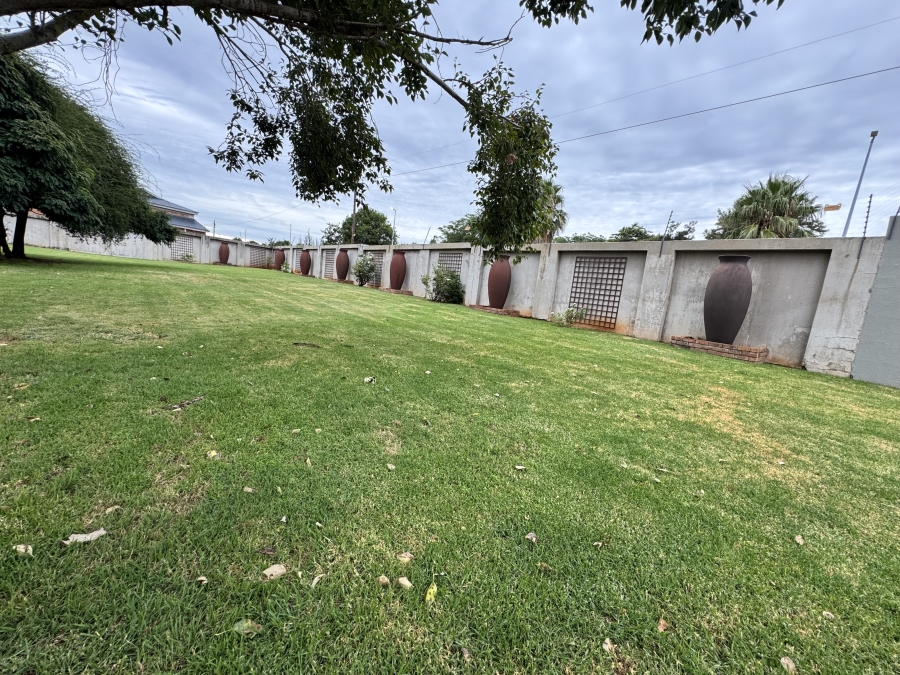 4 Bedroom Property for Sale in Wilkoppies North West